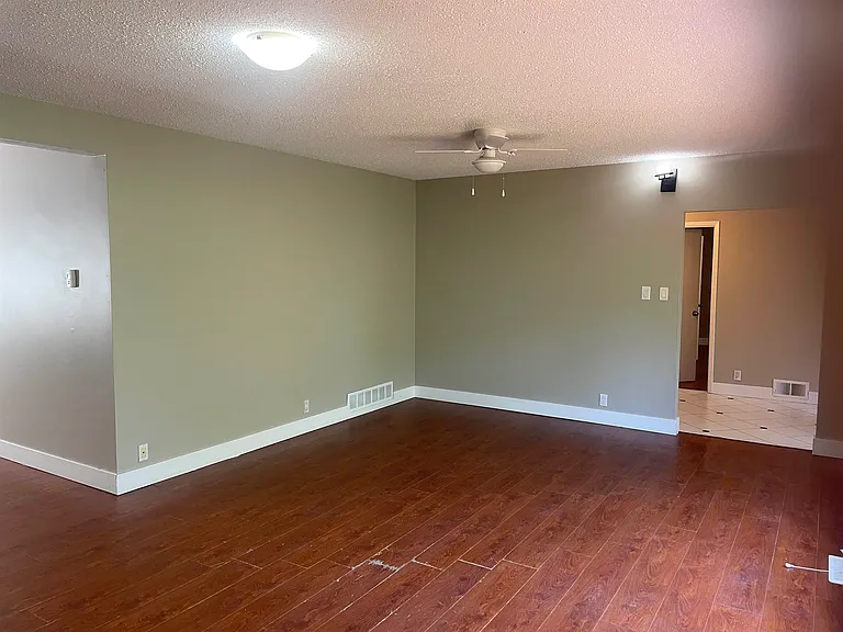6748 Ash St — Photo 6