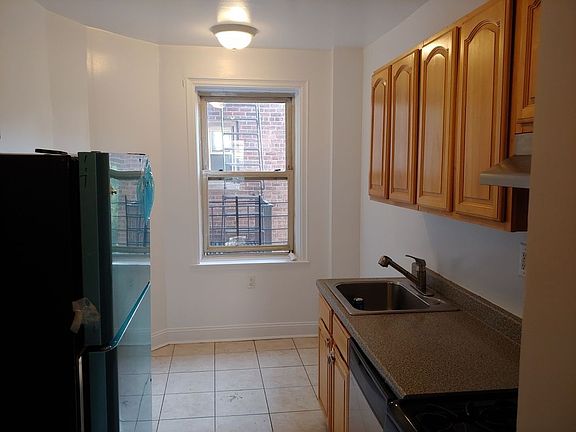 2nd image of 4825 43rd St APT 6J