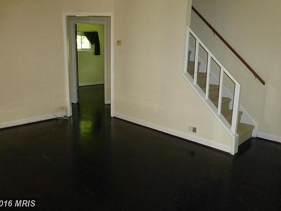 5th image of 1928 Rollins Dr