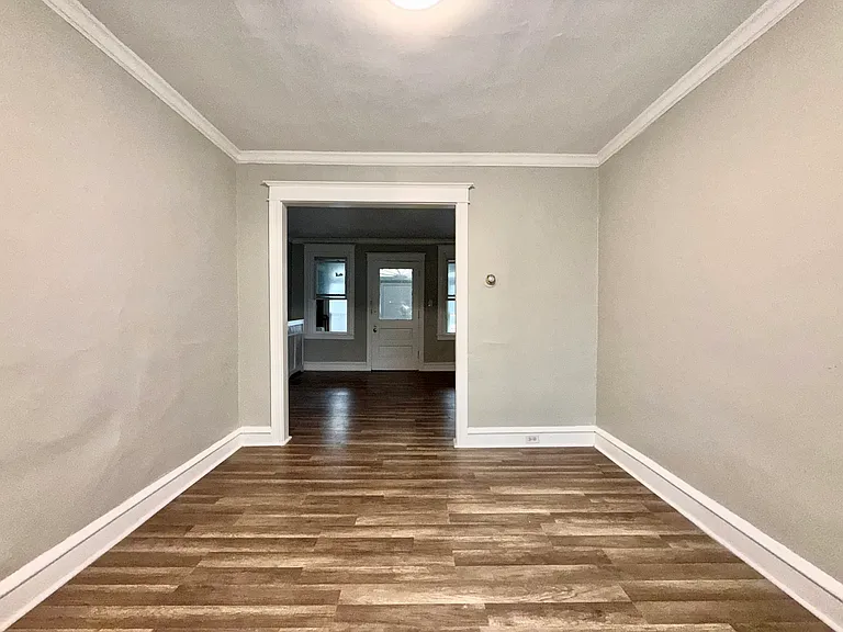 2121 Anchor St — Photo 9