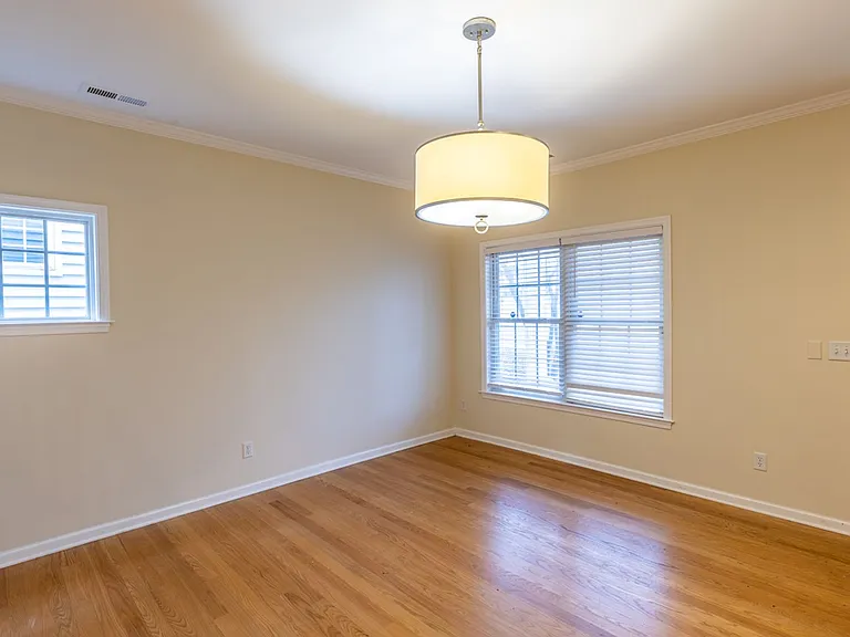 158 Burnet St — Photo 3