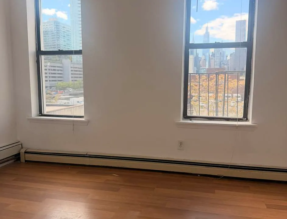 45-06 Vernon Blvd #5
