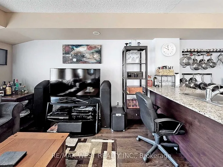 10 Foundry Ave #240 — Photo 9