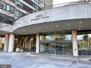 1300 Crystal Dr APT 901S, Arlington, VA 22202