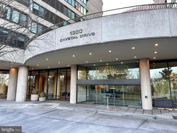 1300 Crystal Dr APT 901S, Arlington, VA 22202