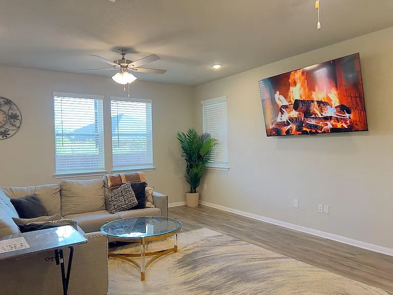 6254 Marsh Ln — Photo 7