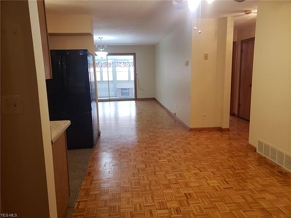 3rd image of 25320 Country Club Blvd #7-16
