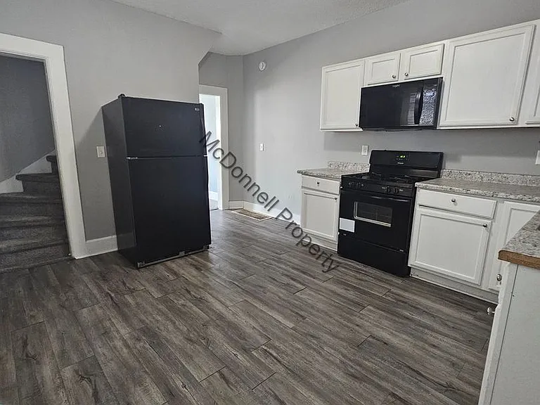 1220 W 5th St — Photo 4