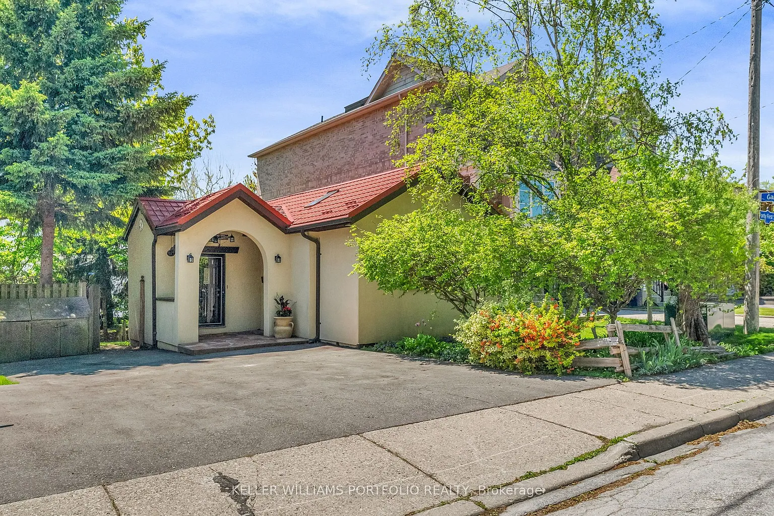 42 41st St photo 1