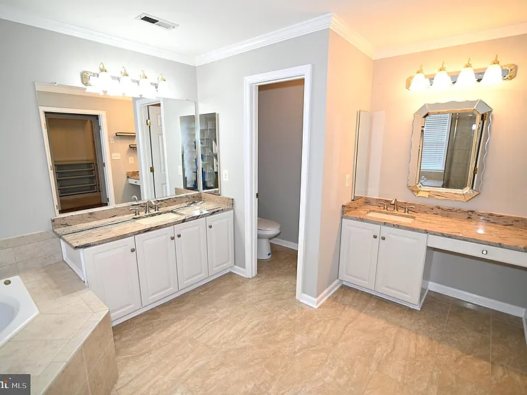 4502 Rockdale Ln — Photo 36