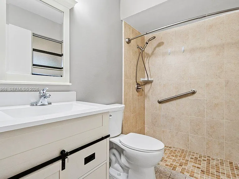 1367 Riverside Cir — Photo 9