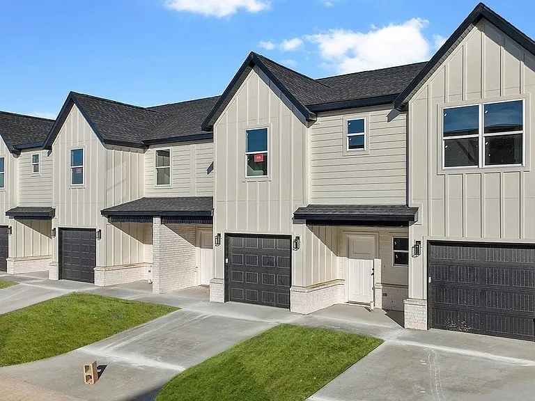 1713 Cuppett Cir — Photo 1