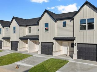 1713 Cuppett Cir, Pea Ridge, AR 72751