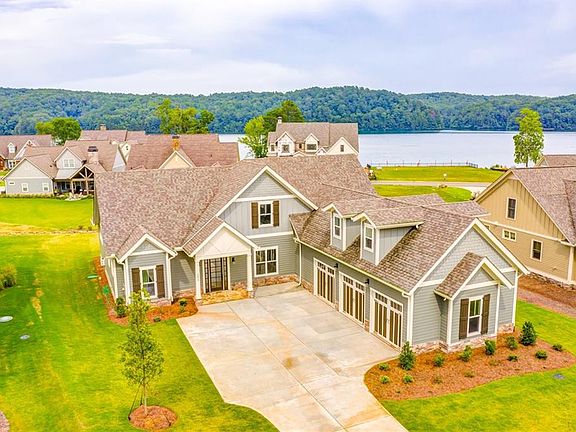 Image 3: Lake Arrowhead is the Backdrop for this Stunning Home
