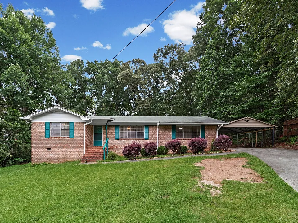 6096 Hillpine Dr