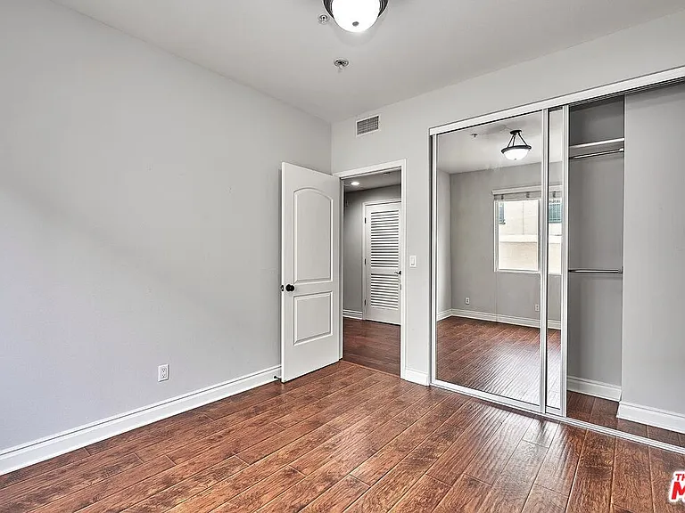 345 S Harvard Blvd #302 — Photo 9