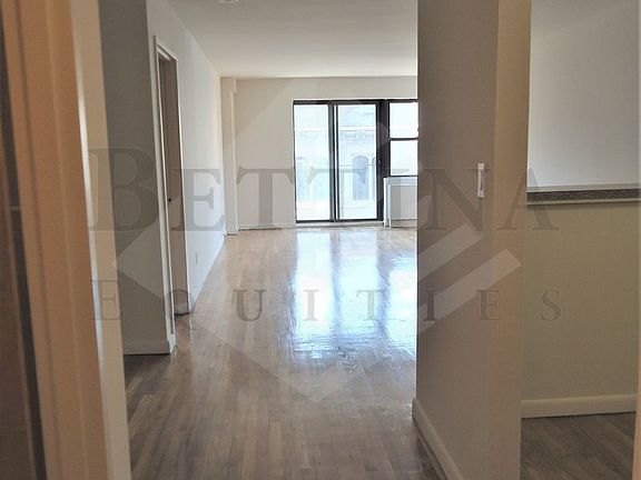5th image of 245 E 84th St APT 6C