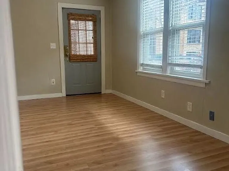 2214 California St NE — Photo 30