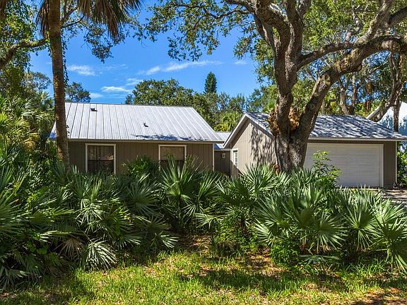 Home For Sale In Summerplace