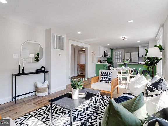 4th image of 7503 Riddle Ave