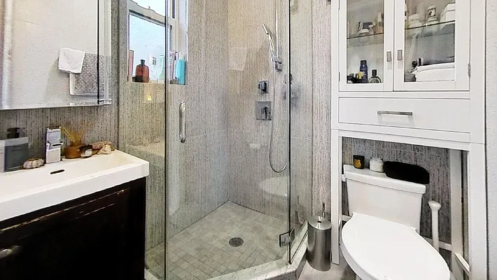 Rented by Bold New York | media 25