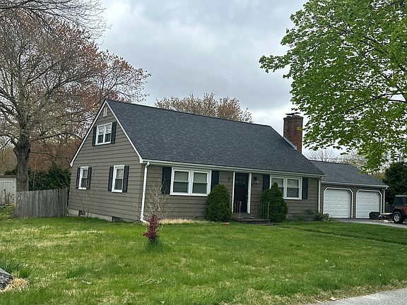 4th image of 39 Detroit Ave