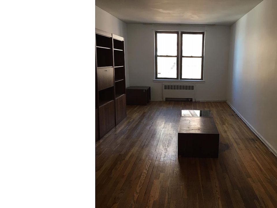 2nd image of 745 E 231st St APT 5G
