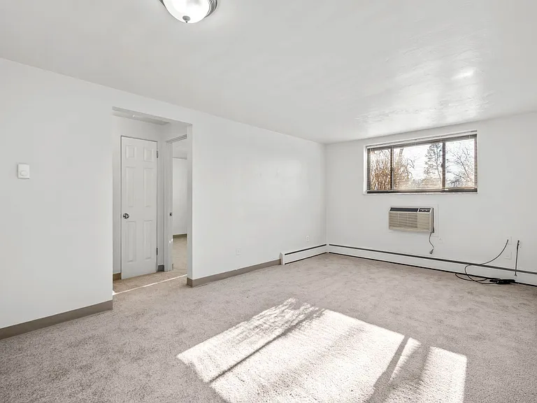 Lindberg Apartments — Photo 7