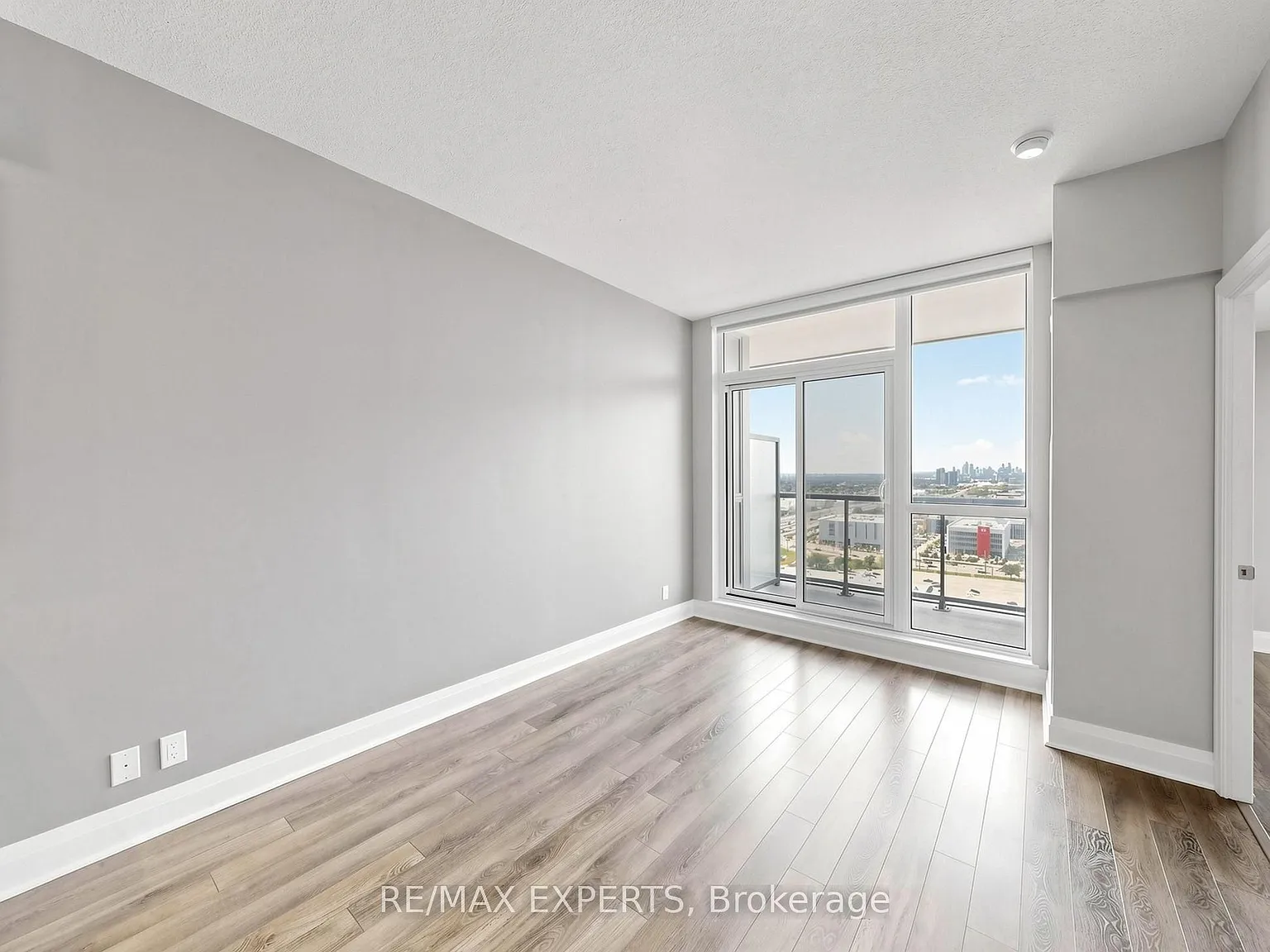 2 bed, $2,600 — Photo 4