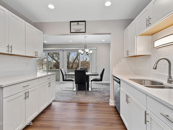 4th image of 217 Oak Knoll Ct Unit B2