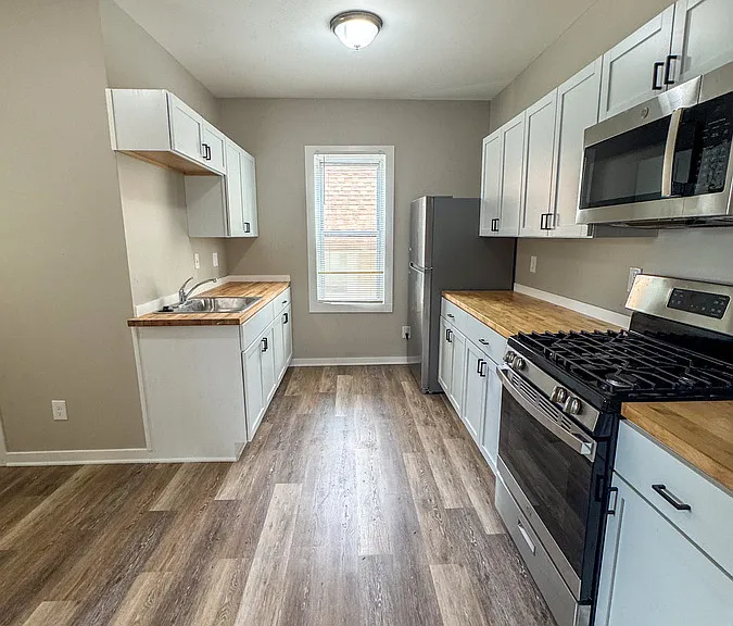 946 Muskegon Ave NW #4 — Photo 1