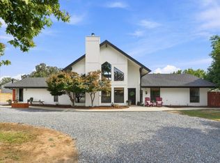 21764 Frontier Rd, Clovis, CA 93619