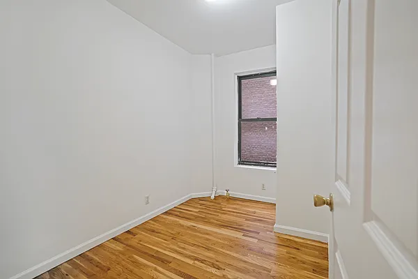 Rented by Julianna Realty Corp | media 22