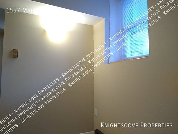 2nd image of 1557 Main St #10