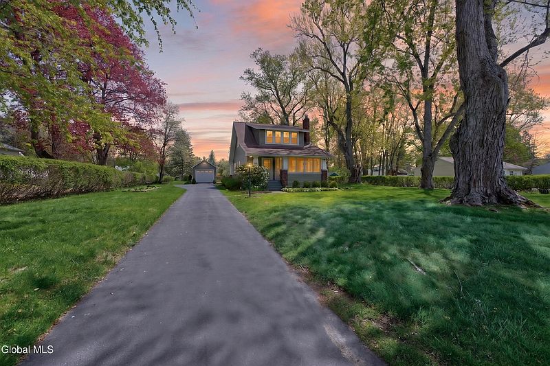 3rd image of 32 Old Troy Road
