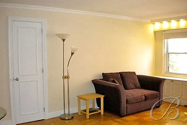 Sold by Bellmarc Realty | media 8