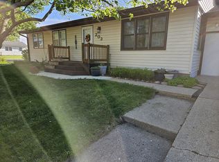 203 Anchor Dr, Yankton, SD 57078