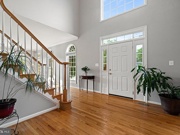 5th image of 6221 Jean Louise Way