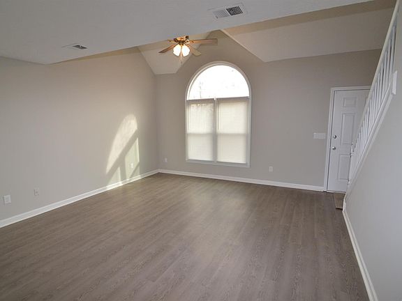4th image of 1305 Red Stone Dr
