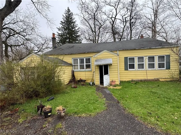 842 Lloyd Ave, Aurora, OH 44202