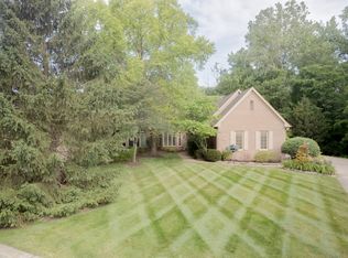 1678 Ashwood Dr, Greenwood, IN 46143