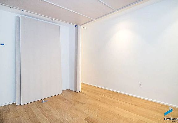 5th image of 318 W 52nd St #3K