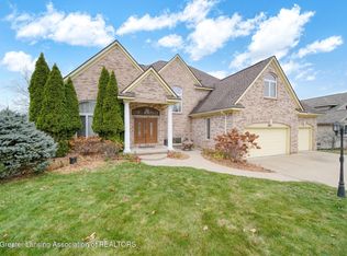 2493 Barnsbury Rd, East Lansing, MI 48823