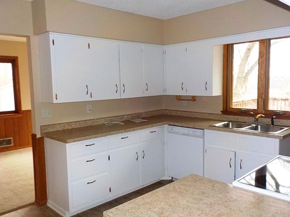 2nd image of 21461 Inwood Ave N