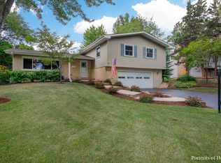 549 Maywood Ln, Lisle, IL