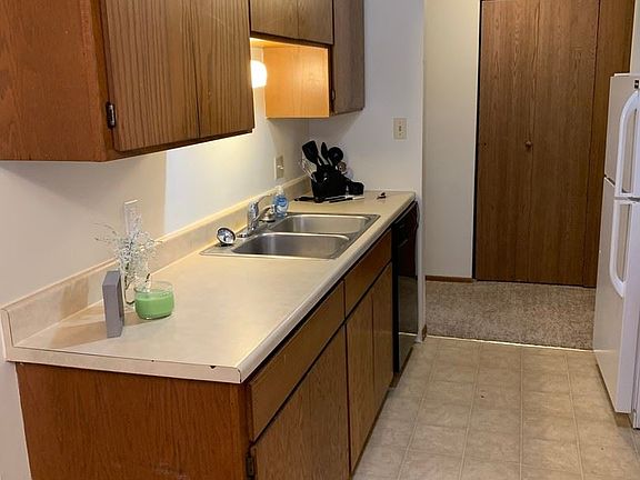 4th image of 2833 19th Ave S #2