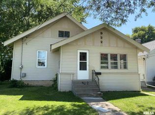 922 29th St, Moline, IL 61265