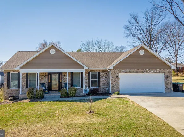 505 W North St, Woodstock, VA 22664