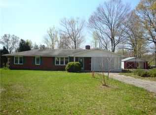 2592 Woodlawn Rd, Woodlawn, TN 37191