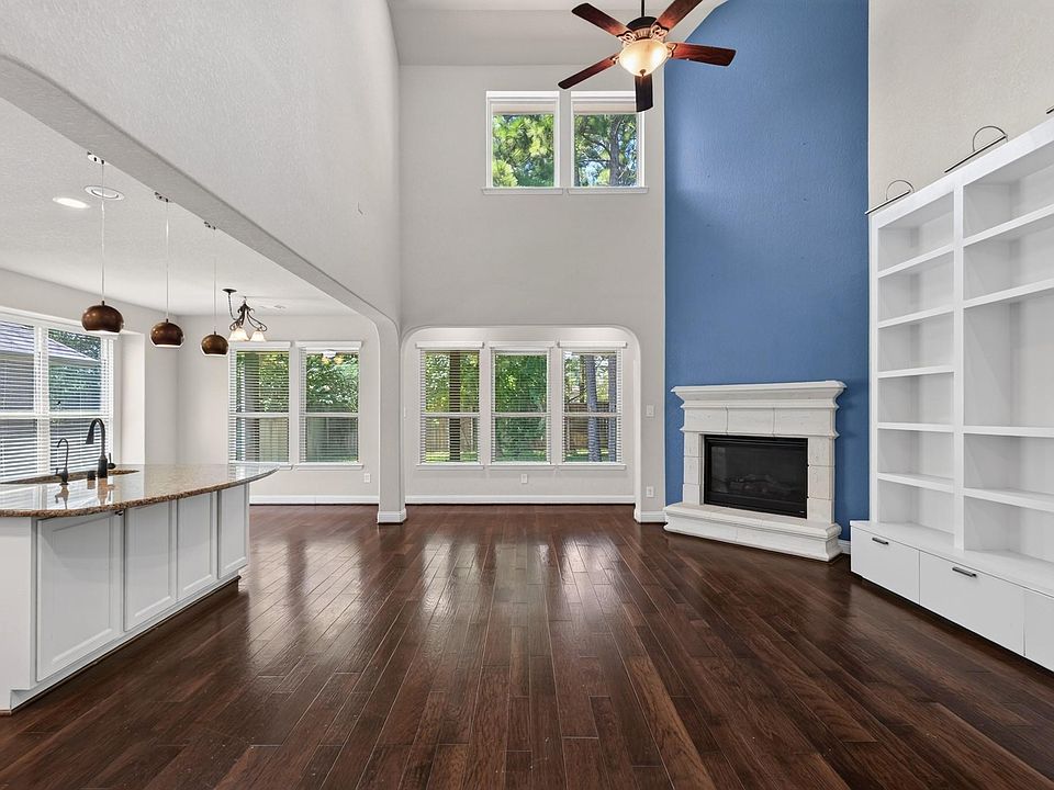 1st image of 31 Whispering Thicket Pl